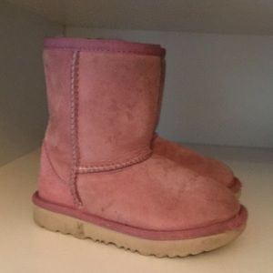 Ugg Kid’s Classic Short- Toddler Girl size 9
